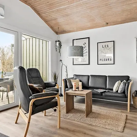2 Bedroom Awesome In בית נופש