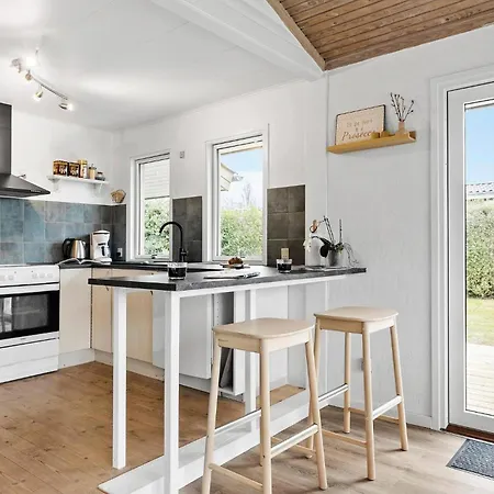 2 Bedroom Awesome In Holiday home