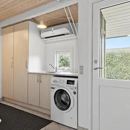 2 Bedroom Awesome In בית נופש *